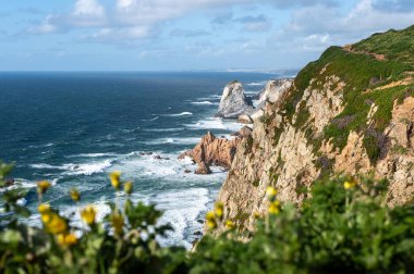 Portekiz, Roca Burnu 'ndaki deniz manzarası çok güzel.