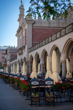 Güneşli bir günde eski Krakow kasabası