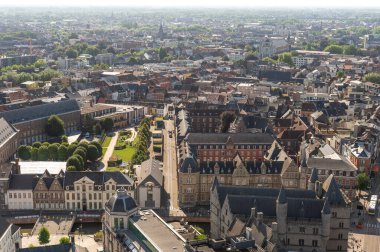 Gent, Belçika 'daki eski katedralin kulesinden manzara