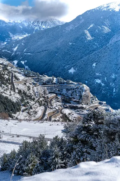 Andorra 'daki dağların güzel manzarası