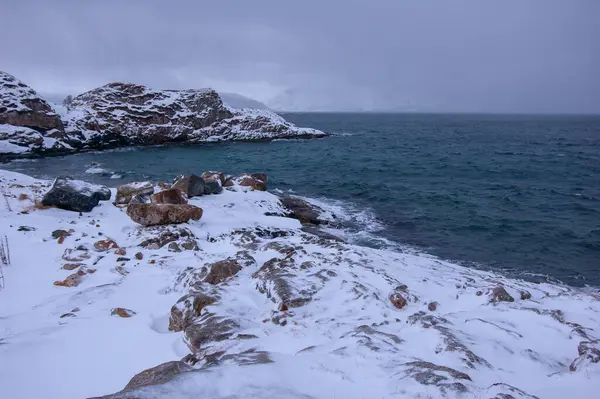 Kışın Norveç 'te, karla kaplı. Tromso yakınlarında, Norveç