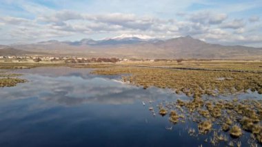 güzel manzara ve sultanmarshes (kuş cenneti) yanındaki erciyes Dağı, kayseri