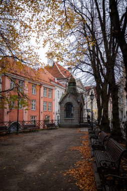 Tallinn şehrinin eski bir kasabası Sonbahar günü