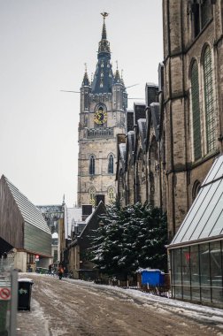 Gent 'in Eski Kasabası kış tatili boyunca karla kaplıydı..