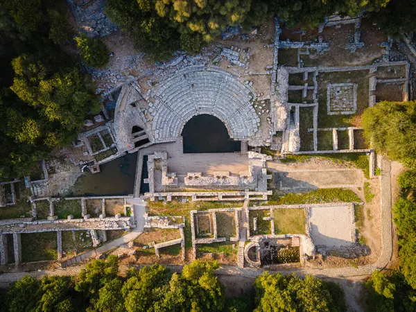 Günbatımında Butrint 'in UNESCO dünya mirası sahası, Arnavutluk' un Buthrotum kenti. Yüksek kalite fotoğraf