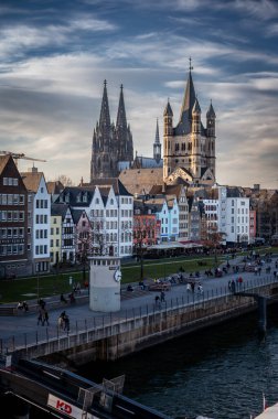 7 Mart 2025. Köln, Almanya 'da Kuzey Ren-Vestfalya eyaletinde yer alan bir şehirdir. Yüksek kalite fotoğraf