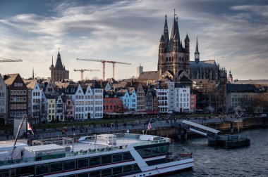 7 Mart 2025. Köln, Almanya 'da Kuzey Ren-Vestfalya eyaletinde yer alan bir şehirdir. Yüksek kalite fotoğraf