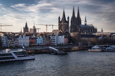 7 Mart 2025. Köln, Almanya 'da Kuzey Ren-Vestfalya eyaletinde yer alan bir şehirdir. Yüksek kalite fotoğraf
