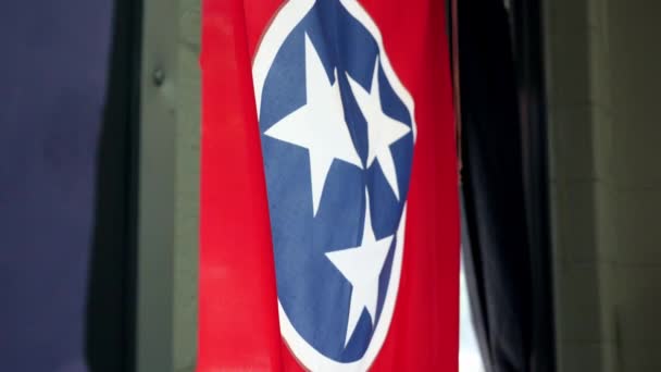 Tennessee Státní Vlajka Visí Okně Třídy — Stock video