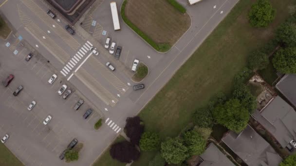 Overhead Drone Shot Van Een School Tijdens Ochtend Drop Met — Stockvideo