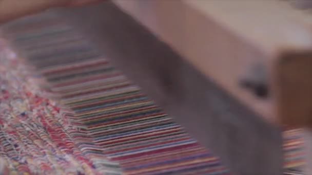 Artisan Weaving Colorful Rug Yarn Loom — Stock Video