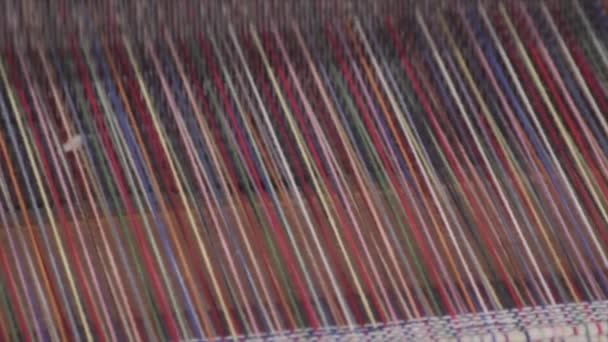 Colorful String Weaving Machine Rug Being Woven — Vídeo de stock