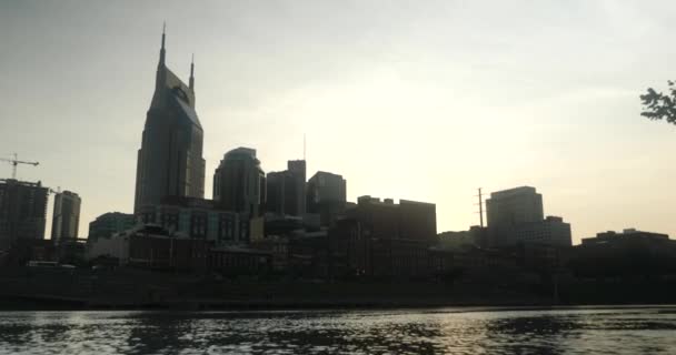 Skyline Nashville Vicino Fiume Cumberland Tramonto — Video Stock