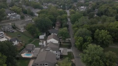 Nashville şehrinin insansız hava aracı görüntüsü bir banliyö yerleşim bölgesinin silueti