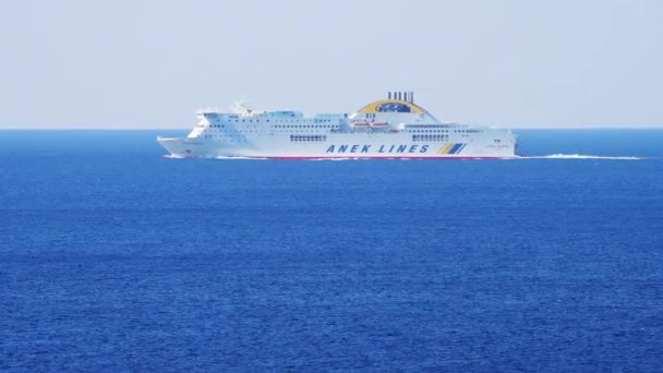 Insel Lefkada Griechenland 2022 Eine Hochseefähre Ein Kreuzfahrtschiff Auf Hoher — Stockvideo