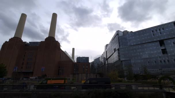 London Förenade Kungariket 2022 Panoramabild Battersea Power Station Molnig Dag — Stockvideo