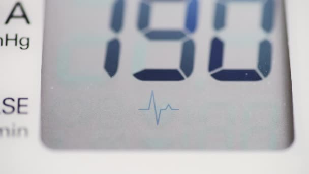 一种医学概念 在测量血压和心率的设计上有很高的读数 — 图库视频影像