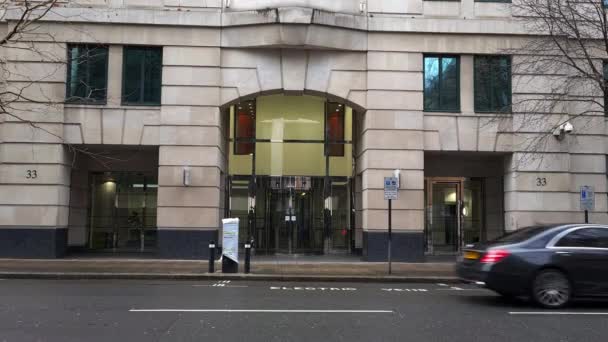 London 2023 Entrance Facade Government Department Transport Building — Vídeo de Stock