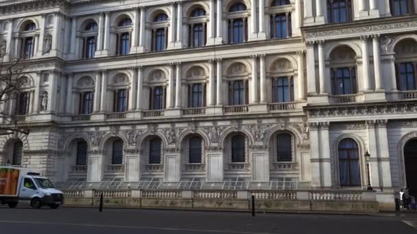 London 2023 Street View Cabinet Office Whitehall — Stok video