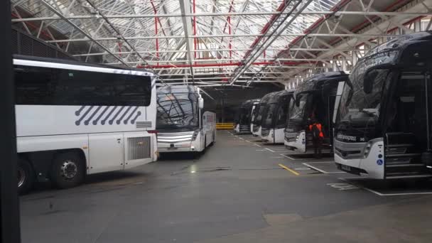 London Victoria Wielka Brytania 2023 Wnętrze Garaży London Victoria Coach — Wideo stockowe