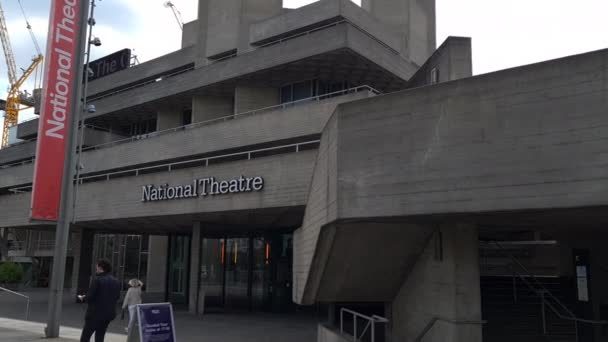 Londyn Wielka Brytania 2023 Znak Widok Ulicy Teatru Narodowego Centrum — Wideo stockowe