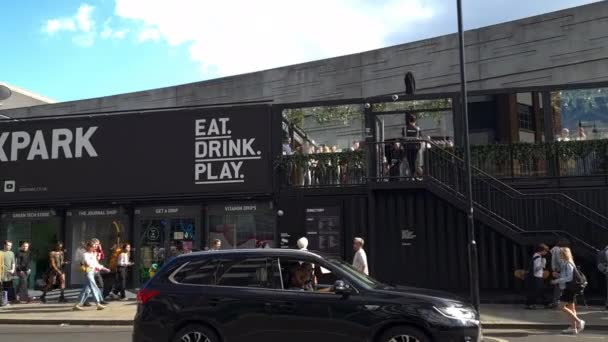 London 2023 Street View Boxpark Shoreditch — Stock Video