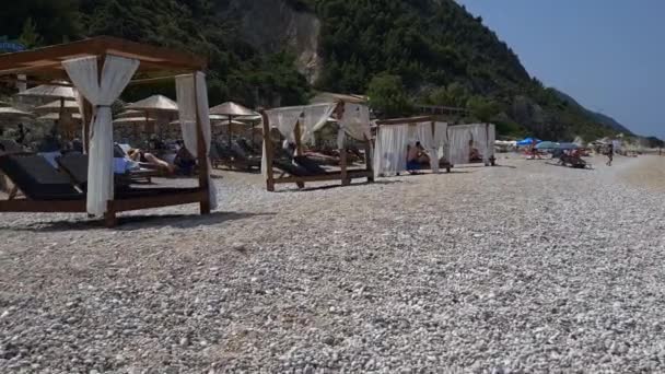 Ilha Lefkada Grécia 2023 Passeio Longo Praia Com Turista Relaxante — Vídeo de Stock