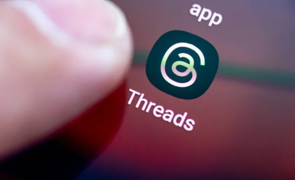 Londra mı? Birleşik Krallık-07.07.2023. Meta 'nın Tartışmalar uygulaması için simgesi akıllı bir telefonun ekranında görünür.