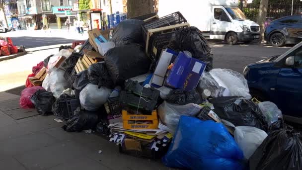 London 2023 Große Müllberge Die Wegen Arbeitskampfes Von Müllarbeitern Auf — Stockvideo
