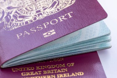 İngiliz pasaportlarını kapatın..