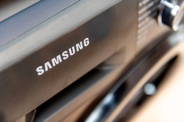 Londra mı? İngiltere. 11.03.2023. Samsung çamaşır makinesini kapat.