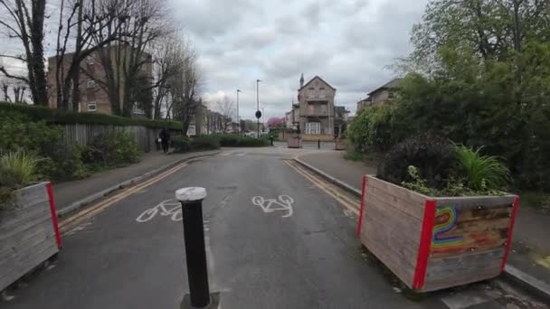 London Pukul 2024 Sebuah Bagian Blok Jalan Tanpa Akses Kendaraan — Stok Video
