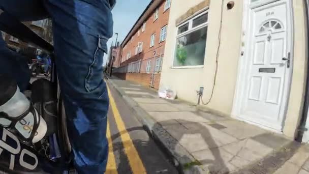 London 2024 Low Angle Backward View Cyclist Peddling Hard Riding — Stock Video