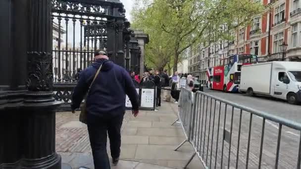 Londres Reino Unido 2024 Entrando Puerta Del Museo Británico Con — Vídeos de Stock