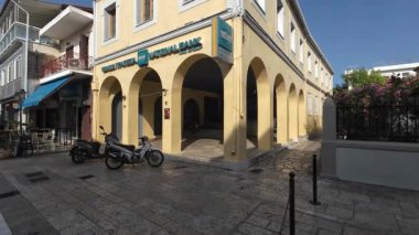 Lefkada Town, Lefkada, Yunanistan-06.30. 2024. Yunanistan Merkez Bankası 'nın Mela Caddesi' ndeki şubesi.