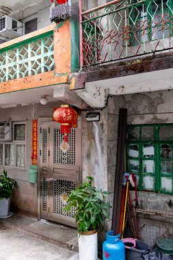 Hong Kong. Çin... 02.13.2025. Yeni Bölgelerdeki eski köy evlerinin cephesi.