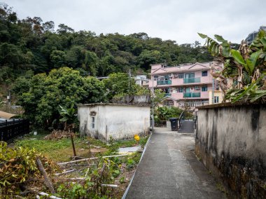 Hong Kong. Çin - 02.23.2025. Kau To Köyü 'nün sokak manzarası, Yeni Bölgelerin kırsal kesimindeki Hakka köyü..