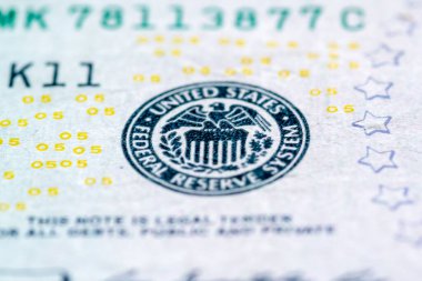 Londra mı? UK- 04.25.2025. Macro, ABD Federal Rezerv Sistemi 'nin sembolünü ABD Doları' na yakın tut..