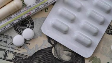 Makro, 20 dolarlık banknota tıbbı kapat. Tıbbi maliyet konsepti.