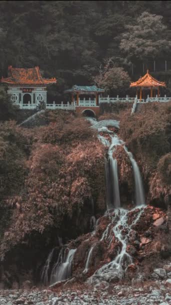 Świątynia Changchun Wodospad Parku Narodowym Taroko Hualien Tajwan — Wideo stockowe