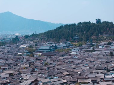 Geleneksel evleri olan tarihi Dali Eski Kasabası 