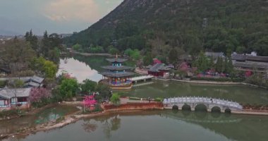 Yuquan Bahçesi, Kara Ejder Havuzu Parkı Mimari Lijiang Fil Dağı