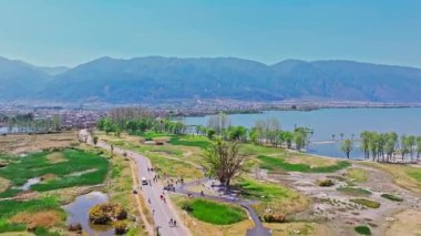 Hava video çekimi. Tarihi Dali eski kasaba mimarisinin manzaralı görüntüleri 