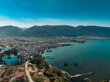 Yunnan, Güneybatı Çin 'deki Erhai Gölü' nün Dali Eski Şehir mimarisi.