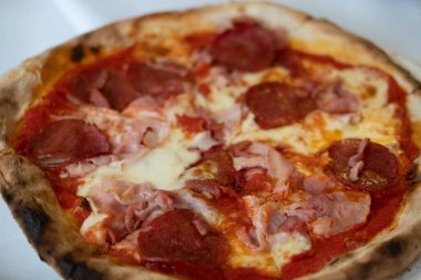 masaya pizzadan kapat.