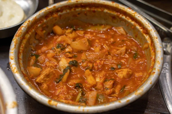 Zuppa Kimchi Servita Una Ciotola Cibo Coreano — Foto Stock