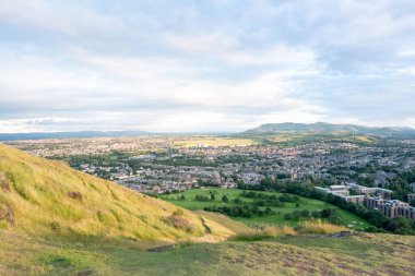 Arthur 'un koltuğundan İskoçya, Edinburgh manzarası