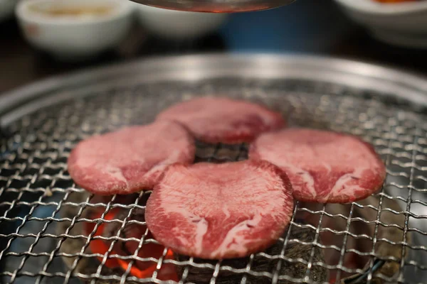 Kore Usulü Barbekü Izgara Barbekü Pişmiş Sığır Dili Eti — Stok fotoğraf