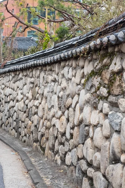 Traditional Korean Stone Wall Boundary Roof — Stockfoto