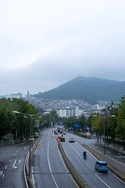 韩国首尔 2023年9月3日 南韩著名戏剧 伊泰园级 中的著名地点之一 诺卡森江大桥的云彩中消失了首尔塔的景象 — 图库照片